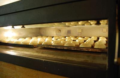 Brötchen beim Backen